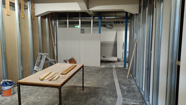 Gangbereich mit Wänden, Juli 2024